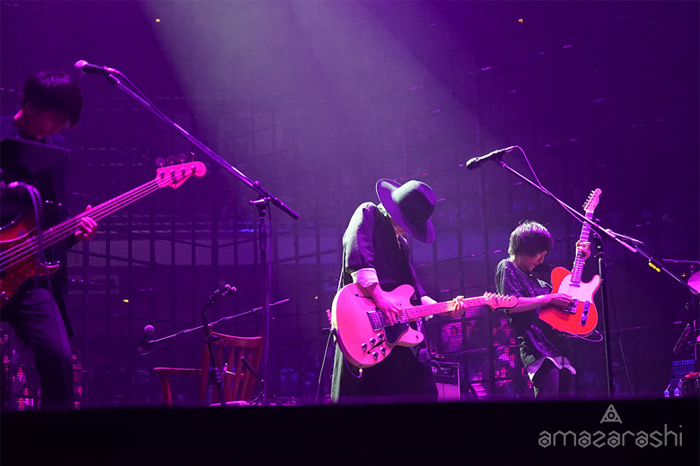 amazarashi「新言語秩序 朗読演奏実験空間」in 武道館｜WORKS
