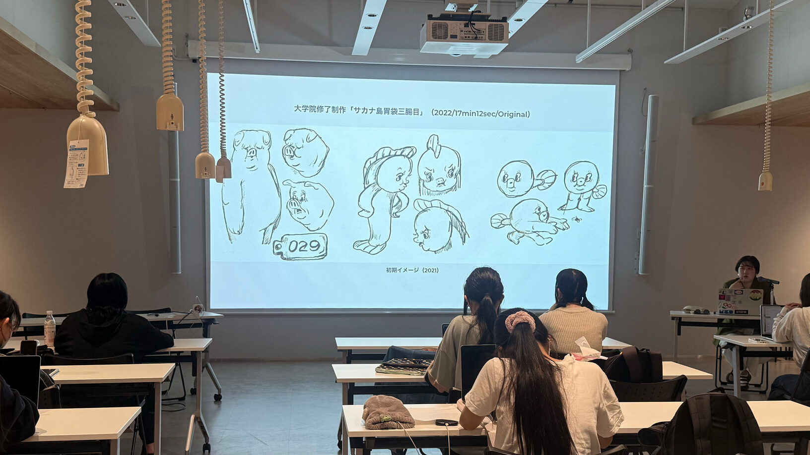 女子美術大学アートデザイン表現学科の授業に、若林萌 (P.I.C.S. management)がゲスト講師として参加。